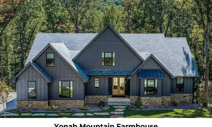 Helen Casa | New Mtn Retreat on 3 Levels: Hot Tub, Game Room, Min to Helen, Wineries, Hiking