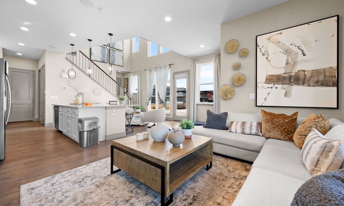 Aurora Casa | New! Near DEN Airport, Gaylord Event Center, Green Valley Ranch Golf Course