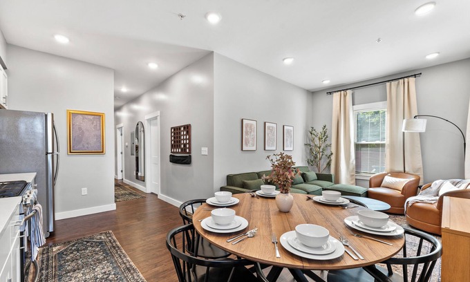 Winter Hill Casa | NEW near Harvard+MIT, Free Parking, Walk to Train