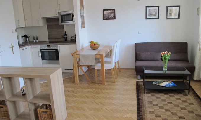 Hietzing Apartamento | NUEVO! Cerca de las vistas y el metro de Viena, tren expreso, convenientemente ubicado