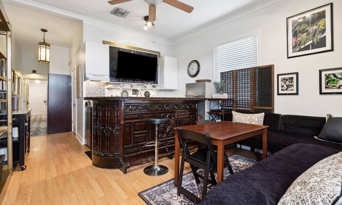 New Orleans Apartamento | New Oak St by River, Streetcar, shops & more!