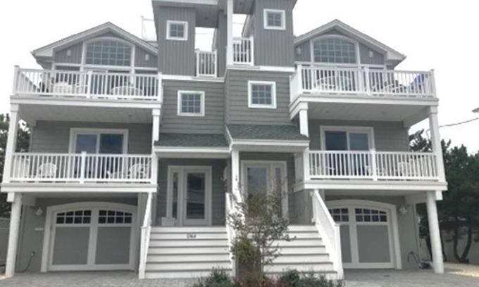 Beach Haven Terrace Apartamento | NEW OCEAN BLOCK DUPLEX