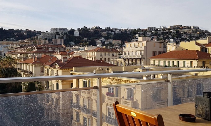 Gambetta Apartamento | ¡Nuevo en el mercado! Impresionante vista sobre el techo de Niza