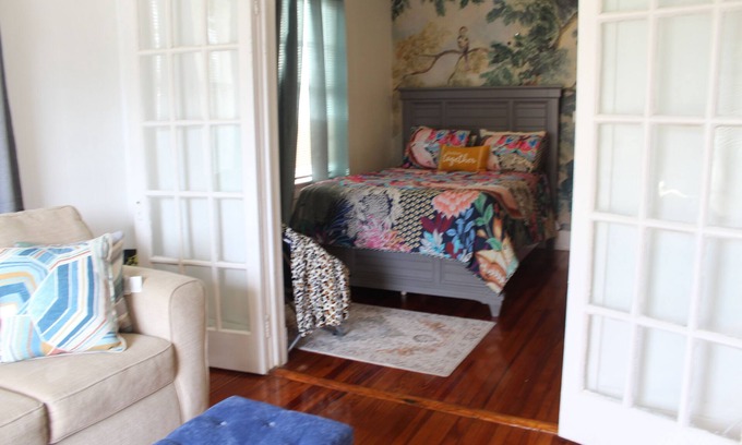 West Riverside Casa | New Orleans House in Uptown Two Blocks to Magazine St.