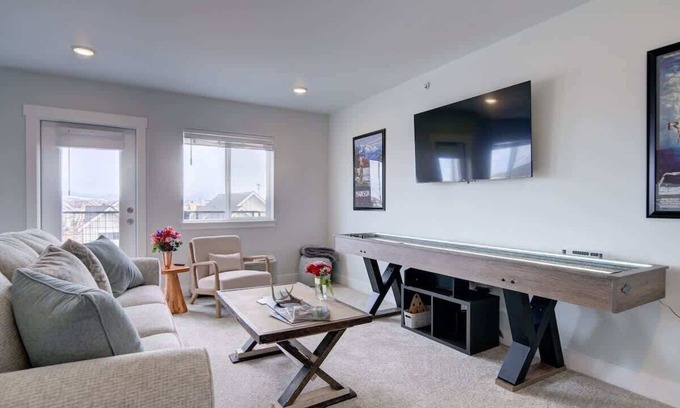 Bozeman Condominio | NEW Outdoor Escape wirth Mountain Views