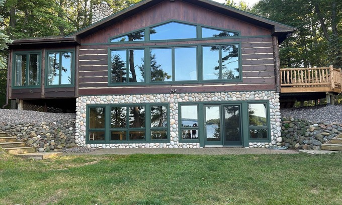 Hayward Casa | New!!! Overlook at Round Lake