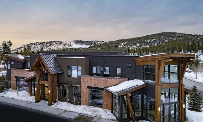Breckenridge Condominio | New! Park Ave Flat 14, Brand new Luxury Condo, Minutes to Everything!