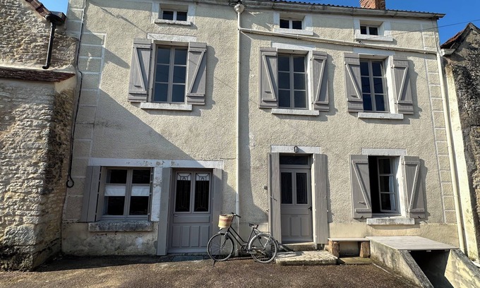 Rougemont Casa | NEW Peace and quiet guaranteed in a small medieval village near the forest and the Burgundy canal