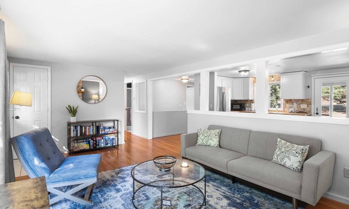 Bellaire Casa | New - Peaceful 4-bed getaway across from Clam Lake