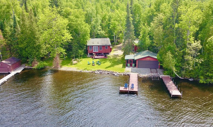 Cook Cabina | New Peaceful Retreat/Frazer Bay w/2 bedrooms 1 bath, 2 docks, fits 3 boats, wifi