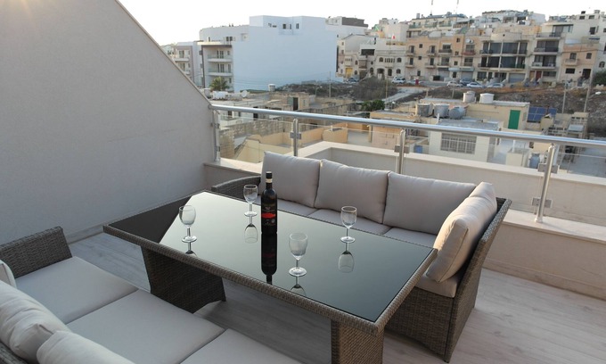 Bellavista Apartamento | ★ Apartamento Penthouse nuevo, totalmente climatizado, Wifi a 100 Mbps, capacidad para 5 ★