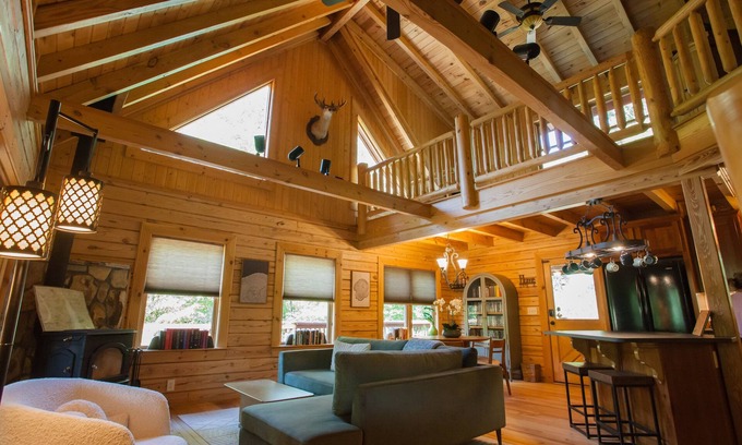Dawsonville Cabina | NEW! Perfect for Fall Weather! - Renovated Riverfront Log Cabin with Firepits