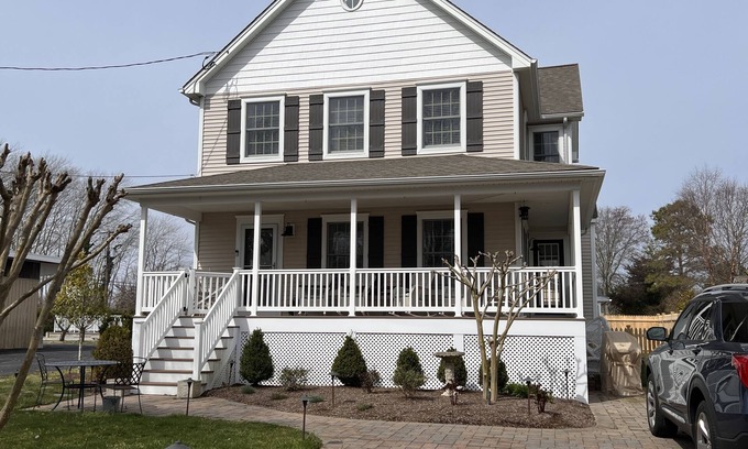 West Cape May Casa | NEW! Pet Friendly with a fenced back yard!Ideal Location near Beach and Mall.