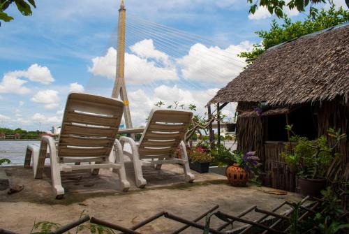 Wat Sam Phraya Casa | New Phiman Riverview Guesthouse