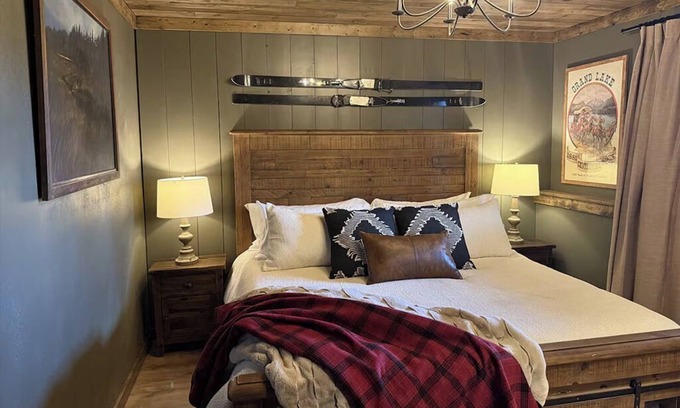 Grand Lake Casa | NEW Pickles Point - Western Mountain Getaway