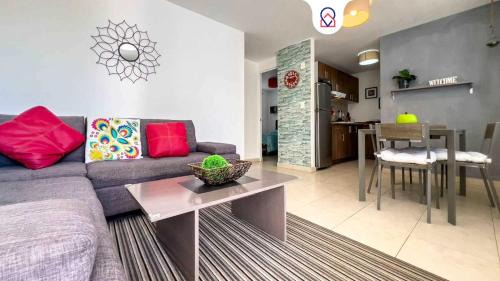 León Apartamento | NEW Poliforum 2BR Modern Apartment