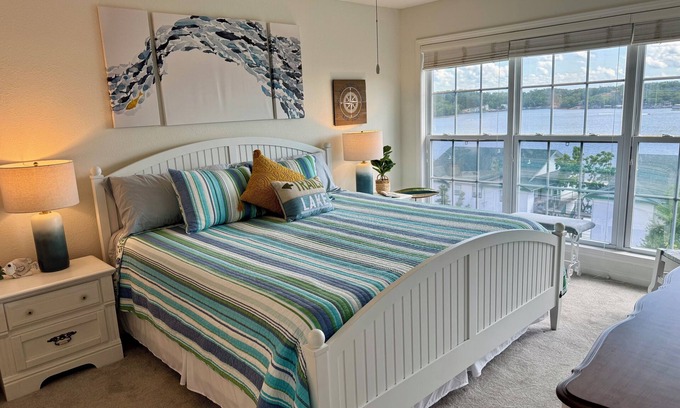 Lakeland Condominio | New: Private Condo - Great Lake Views, Screened Porch, Pools, Near Attractions!