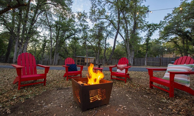 Phoenix Lake-Cedar Ridge Casa | Robles y oasis
