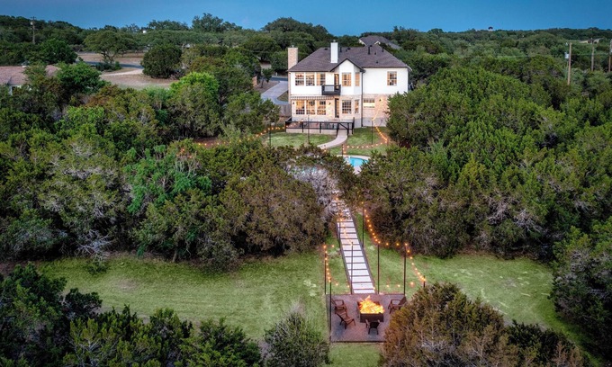 West Oak Hill Casa | *NEW* Private Pool- WalkerVR Just a Dream