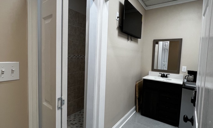 Homewood Apartamento | New private suite inside the loft building apartments .