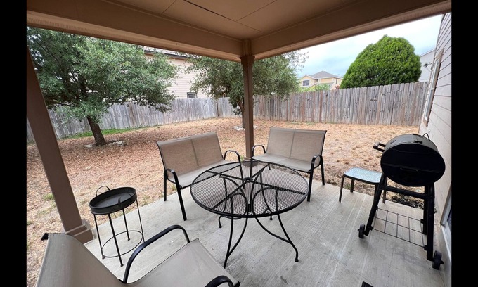 Bonanza Casa | ★ NEW PRIVATE WORK/TRAVEL SUITE in Laredo! ★