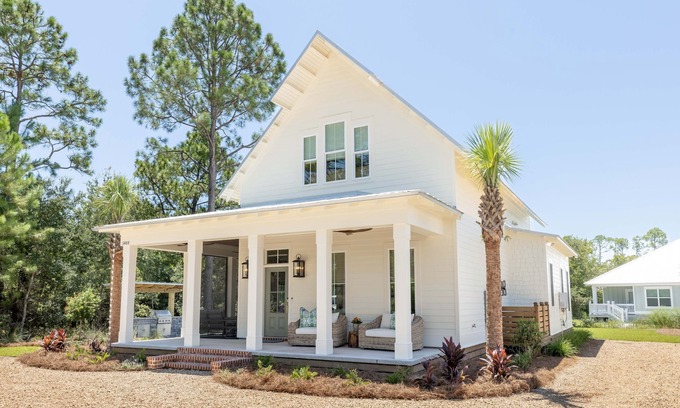 Carrabelle Casa | New Prof. Designed Coastal Home, 4BR, 2.5 BA