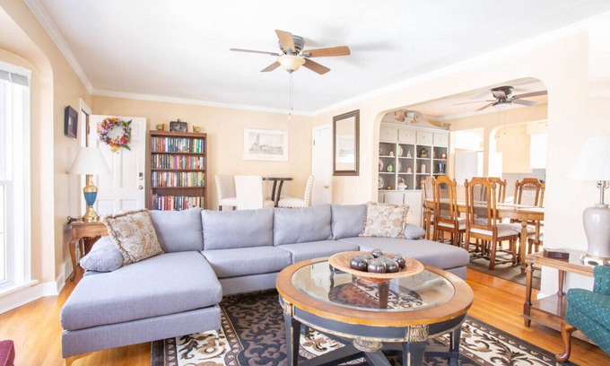 Tower Grove South Casa | New Property!! Private Home,Centrally Located in St. Louis