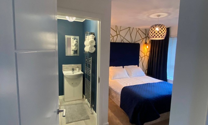 East End Casa | NEW property / quiet area / FREE parking / private garden