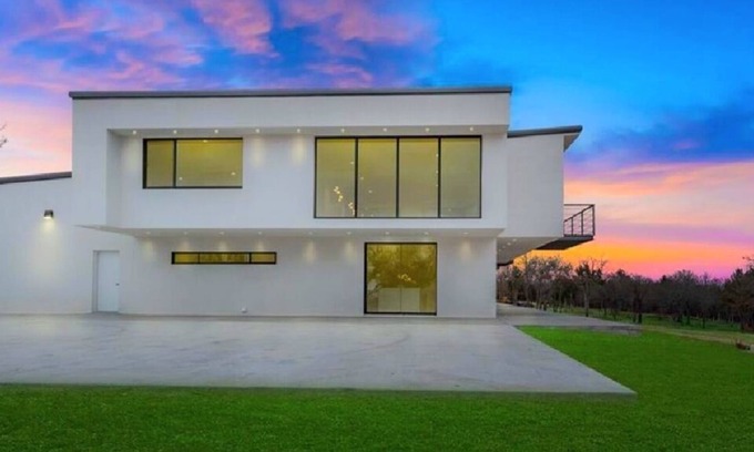 Ardmore Casa | New! Pure Luxury W Private Indoor Pool/Spa Near Sandy Beach!