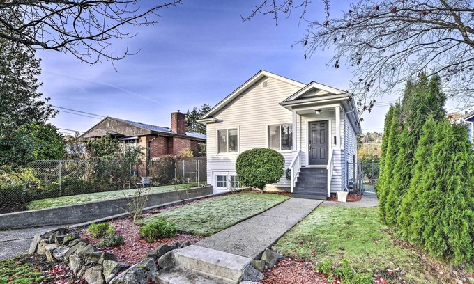 North Delridge Casa | NEW! Quaint Seattle Getaway, 4 Mi to Alki Beach!