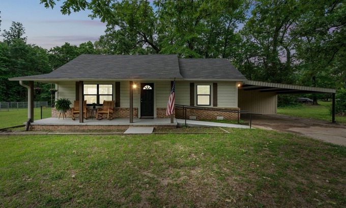 Lufkin Casa | NEW! Quiet Comfort Near the Heart of Town