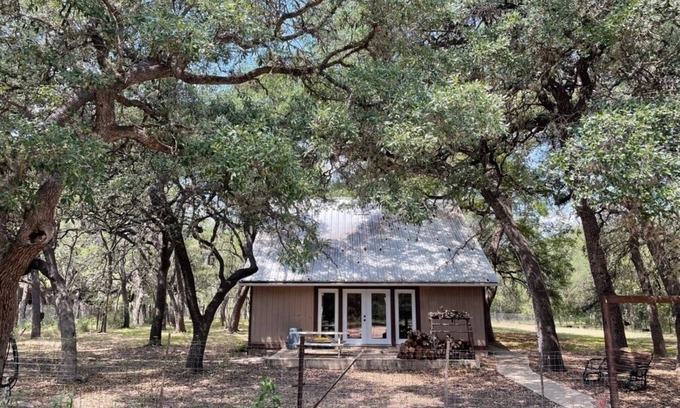 Leakey Casa | NEW - Quiet Country House in Leakey