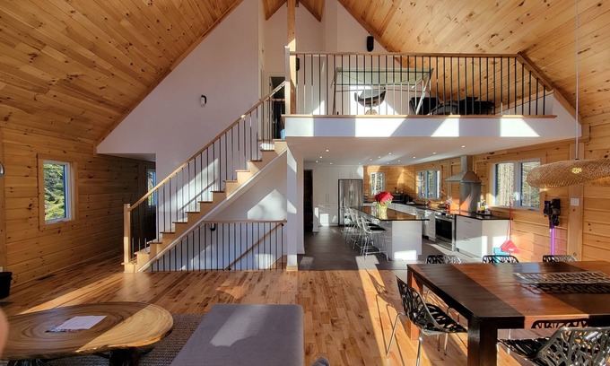 Lac-Superieur Cabaña | New, quiet, light-filled luxury on 8 acres in Mont- Tremblant