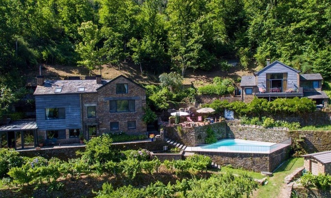 Reriz Casa | New Quinta! Rural Exclusive Stone Cottage Home, Riverside Paiva 6-14 pax
