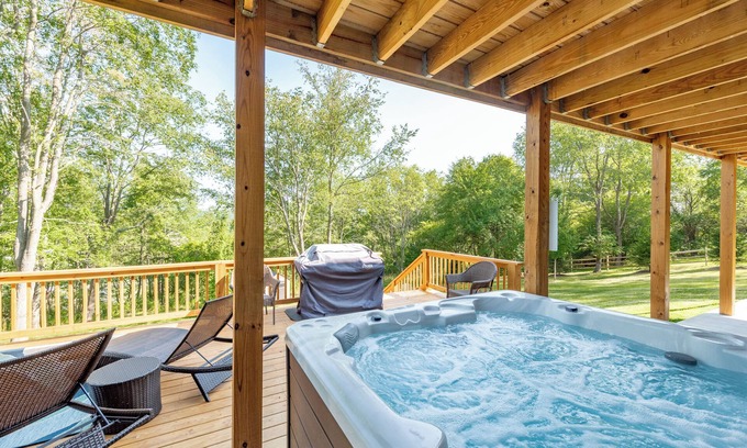 McHenry Cabina | New! Quittin Time: Lake Area, A/C, Fireplace, Fire Pit!