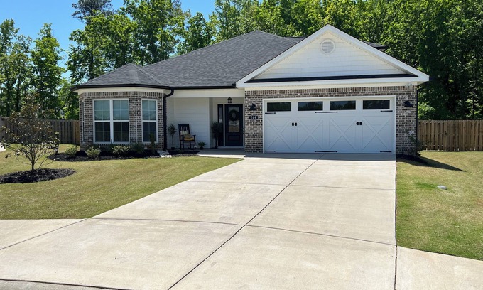 Grovetown Casa | NEW RANCH on a private cul-de-sac wooded lot - MINUTES from Augusta National