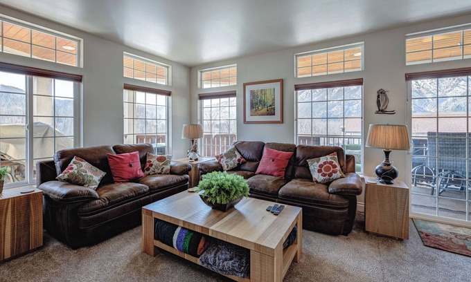 Downtown Leavenworth Condominio | NEW - Raven's Nest - DT Leavenworth