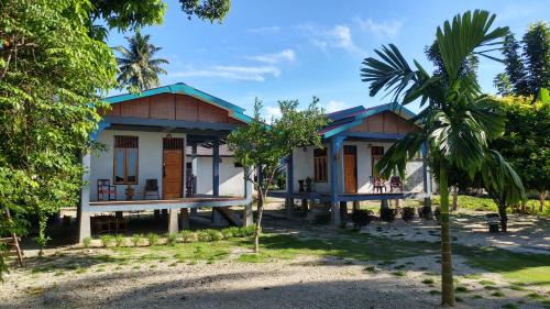 Nias Cama Y Desayuno | New Raya - Nias Beach Bungalows