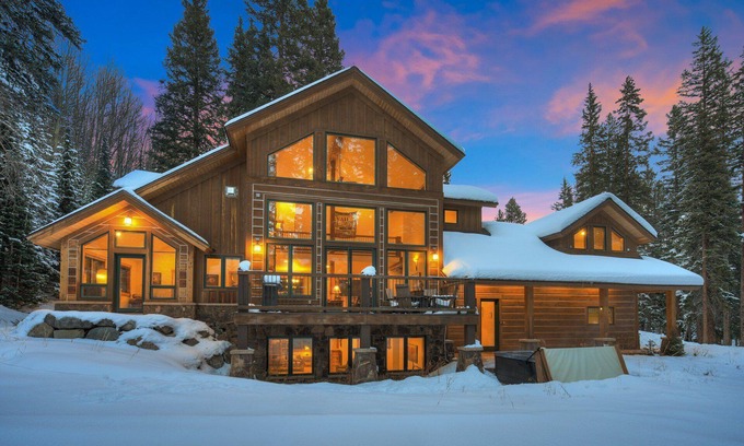 Sunny Slope Cabina | New Red Mtn Lodge - Minutes from Downtown Breck