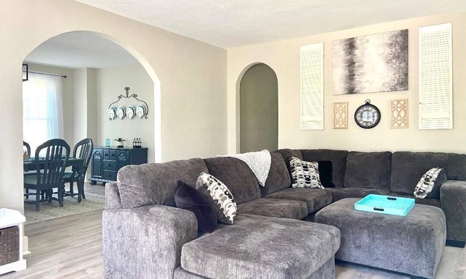 St. Charles Historic District Casa | New Remodel in St. Charles - Sleeps 10! New patio! Large Fenced-in backyard!