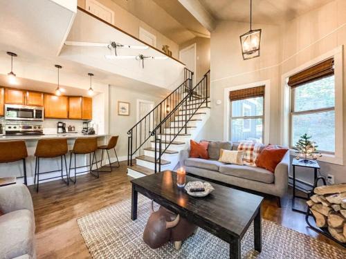 Breckenridge Casa | NEW Remodeled Cozy Mountain Getaway