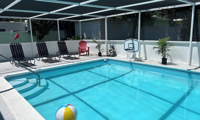North Trail Casa | NEW Remodeled Pool Home w/ Mini Golf By Downtown
