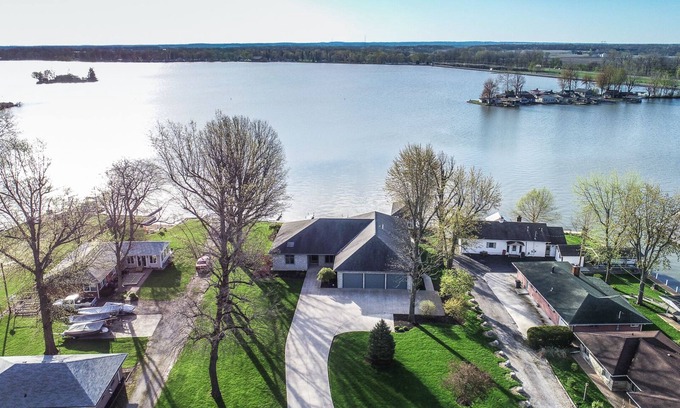 Russells Point Casa | ¡PASA UNA SEMANA EN EL AGUA en Luxury Home con 3 muelles para botes! TARIFA DE VERANO $ VIERNES.-VIE