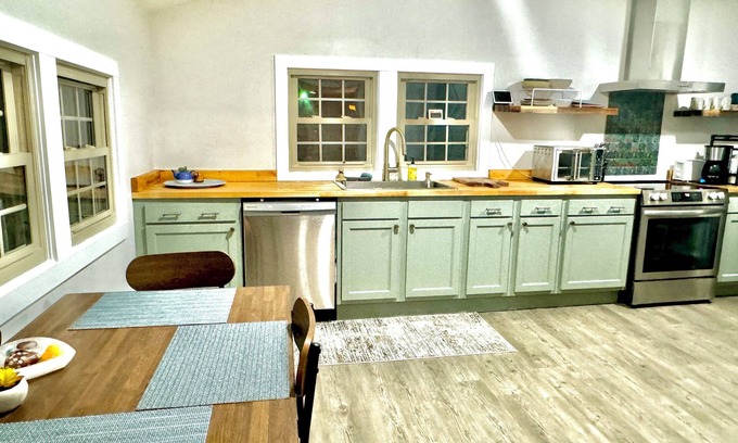 Graysville Casa | New Reno Country Cottage Safe and Cozy Close to Chattanooga!
