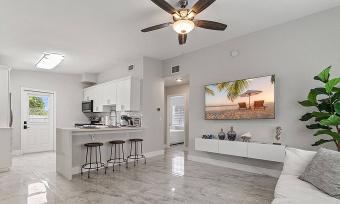 Lake Worth Corridor Cabaña | NEW! Renovated Coastal Home ~3.5 Miles to Beach