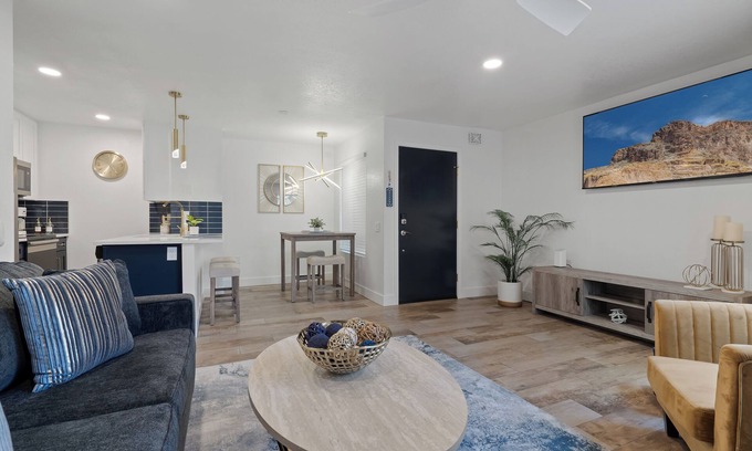 Tucson Condominio | NEW Renovated Luxury Condo at the Tanque Verdes