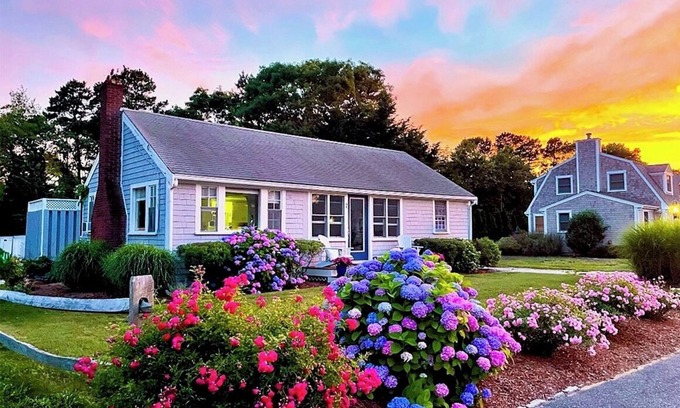 Popponesset Casa | New Rental-Popponesset, 2 beds, sleeps 5, A/C, 5 house walk to beach