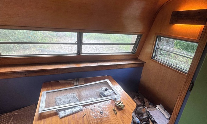 Campton Casa | NEW! Retro 1970s Camper 24-Mile Ridgetop Views, Stargazing & Private Retreat