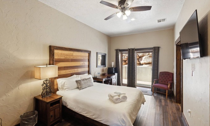 Hildale Apartamento | NEW! Room 15 - Monument Valley by Zion Cliff Lodge