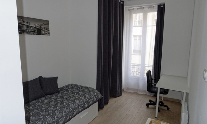 Lepante Quarter Cama Y Desayuno | NUEVA HABITACIÓN CENTRO DE DUCHA PRIVADO CERCA DE LA ESTACIÓN DE TREN